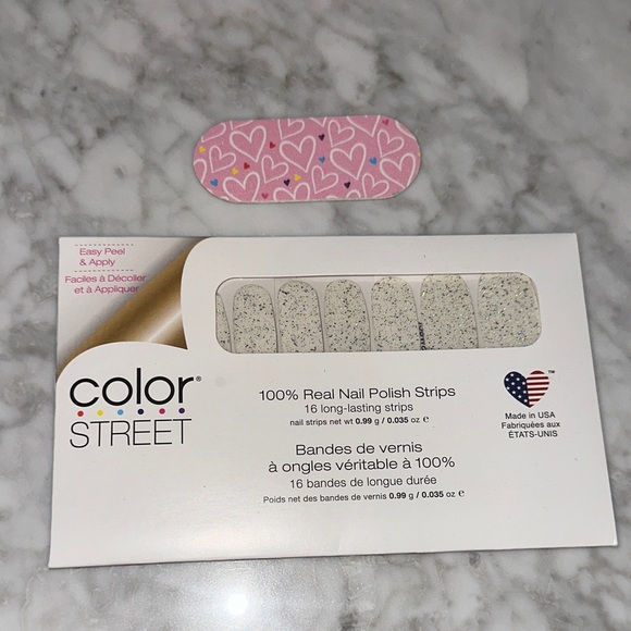 Color Street Heart Pattern Nail Strips - Picture 1 of 3